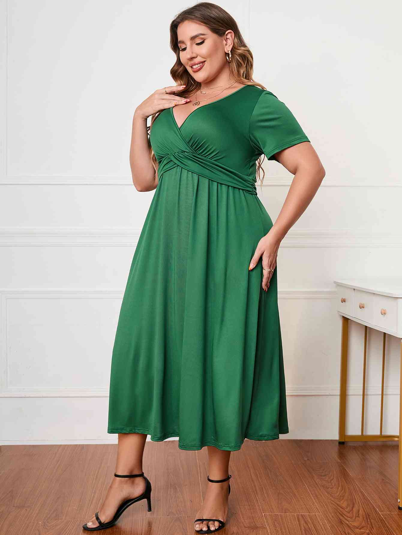 Plus Size Short Sleeve  Neck Midi Dress -BazaarBey - www.shopbazaarbey.com