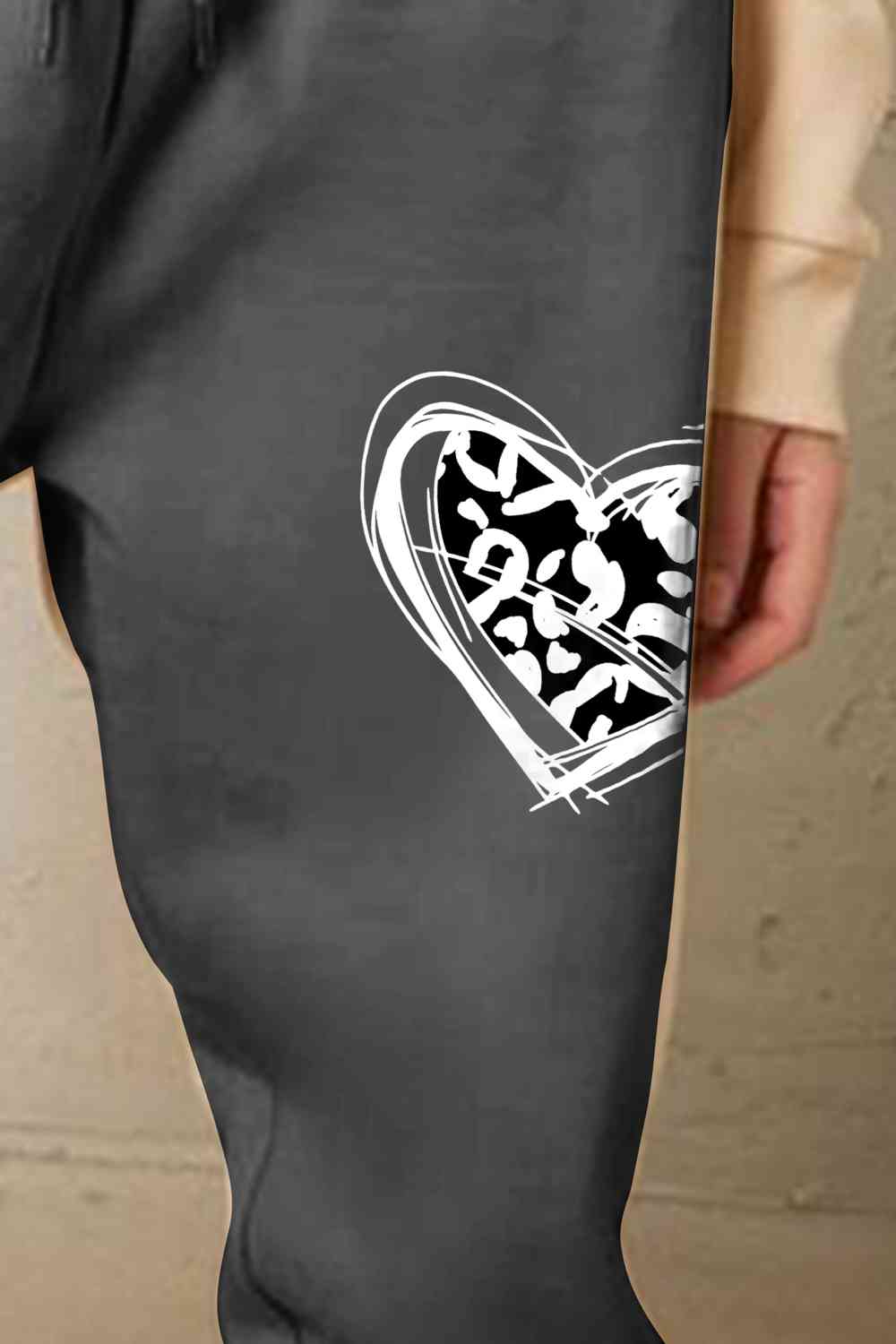    Drawstring Heart Graphic Long Sweatpants Bazaarbey