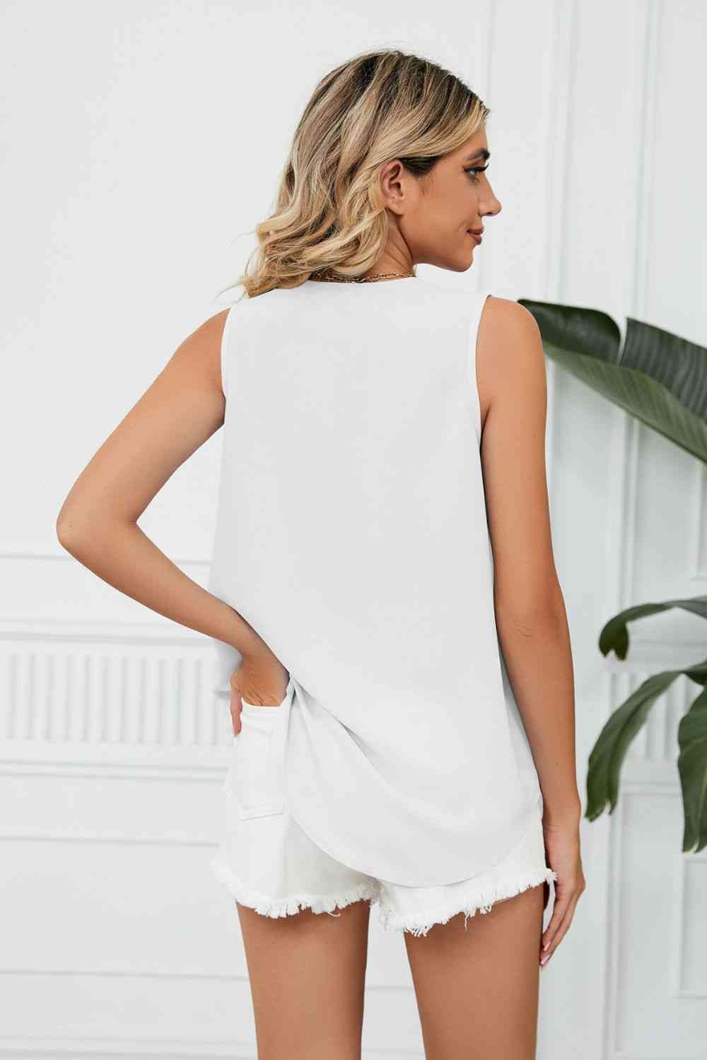 Contrast Trim Plunge Sleeveless Blouse Bazaarbey