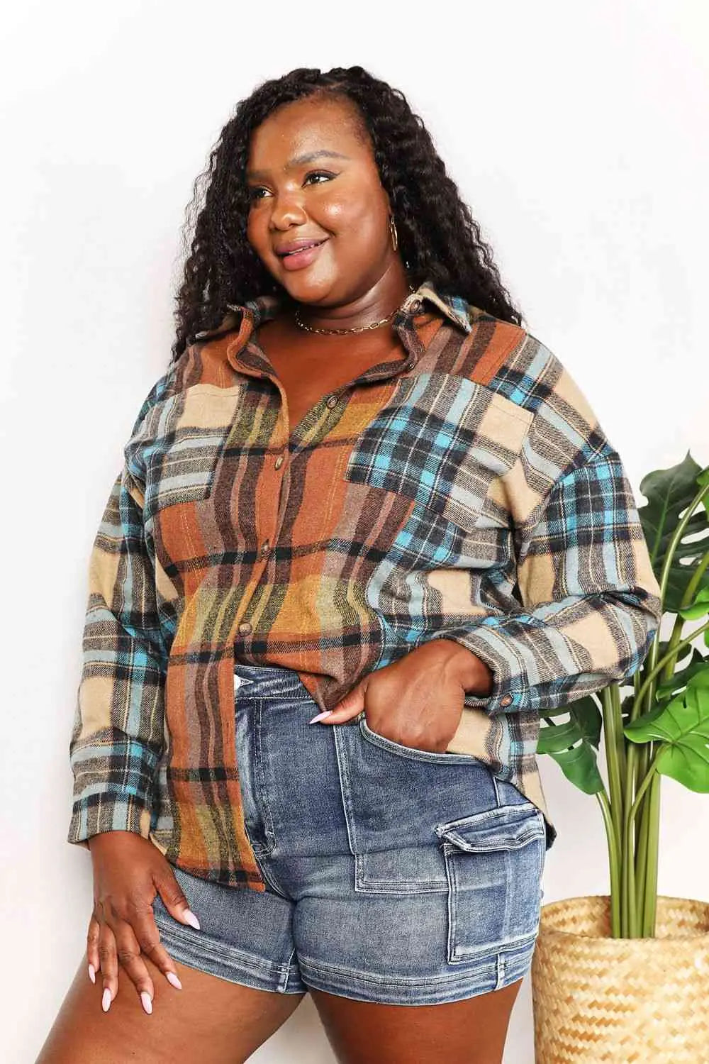  Plaid Curved Hem Shirt Jacket with Breast Pockets Trendsi