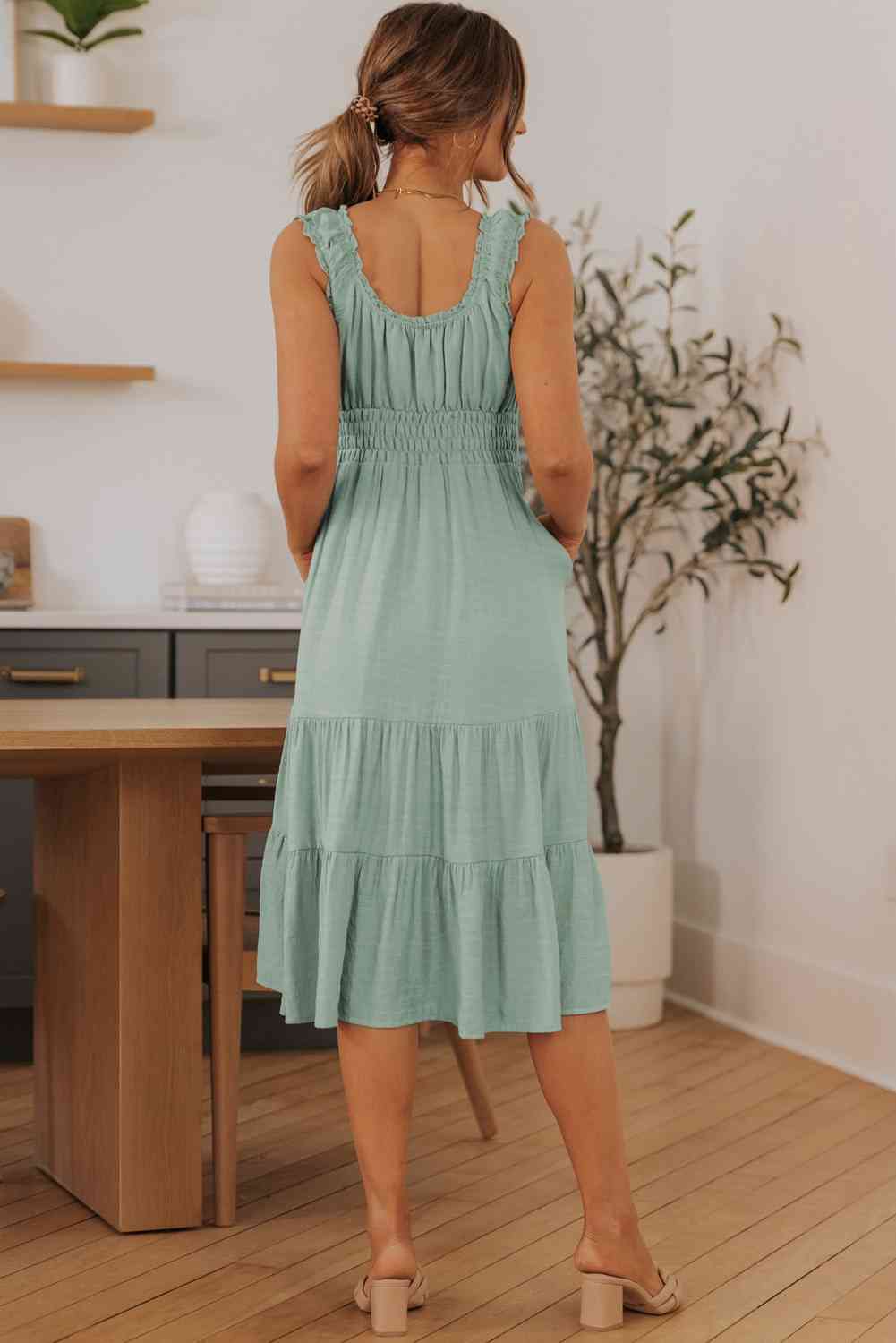 Smocked Waist Sleeveless Tiered Dress with Pockets -BazaarBey - www.shopbazaarbey.com