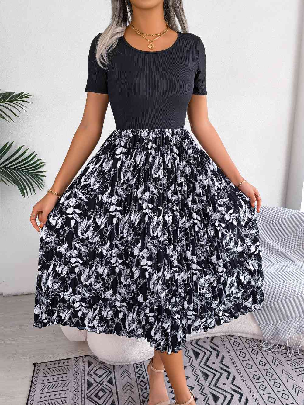 Printed Round Neck Pleated Dress -BazaarBey - www.shopbazaarbey.com